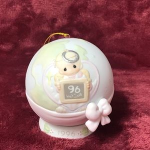 1996 Precious moments “Peace On Earth..” ornaments